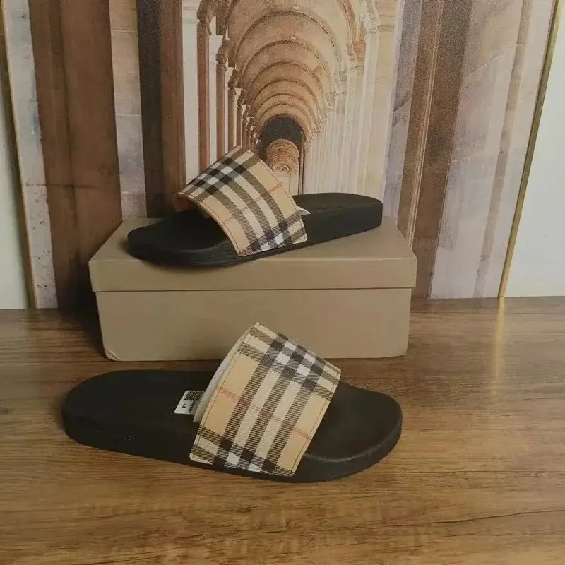 Burberry Slides photo 3