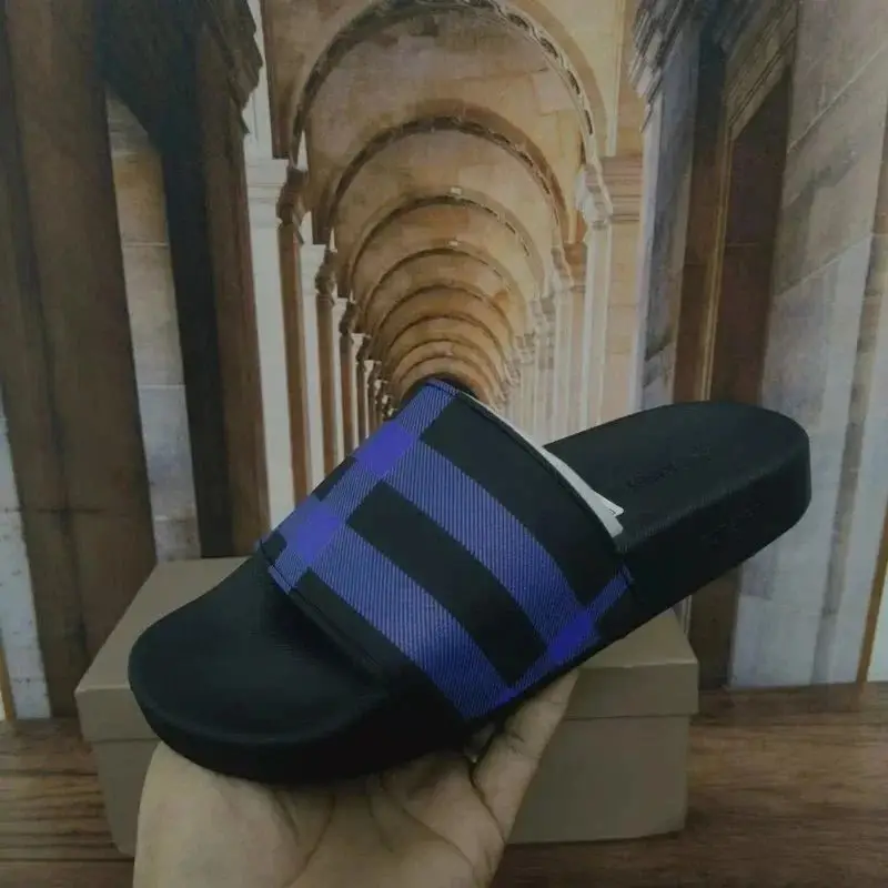 Burberry Slides photo 4