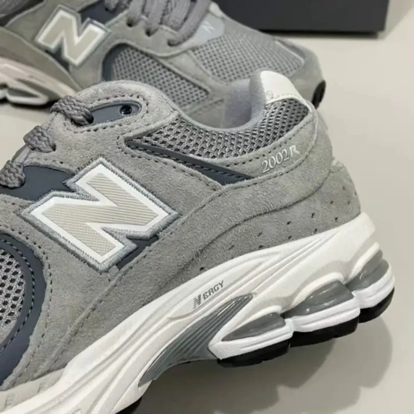 New Balance 2002R photo 4