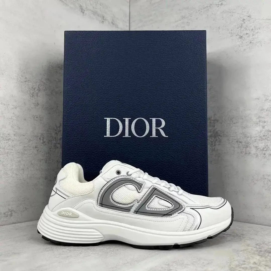 Dior Sneakers photo 2