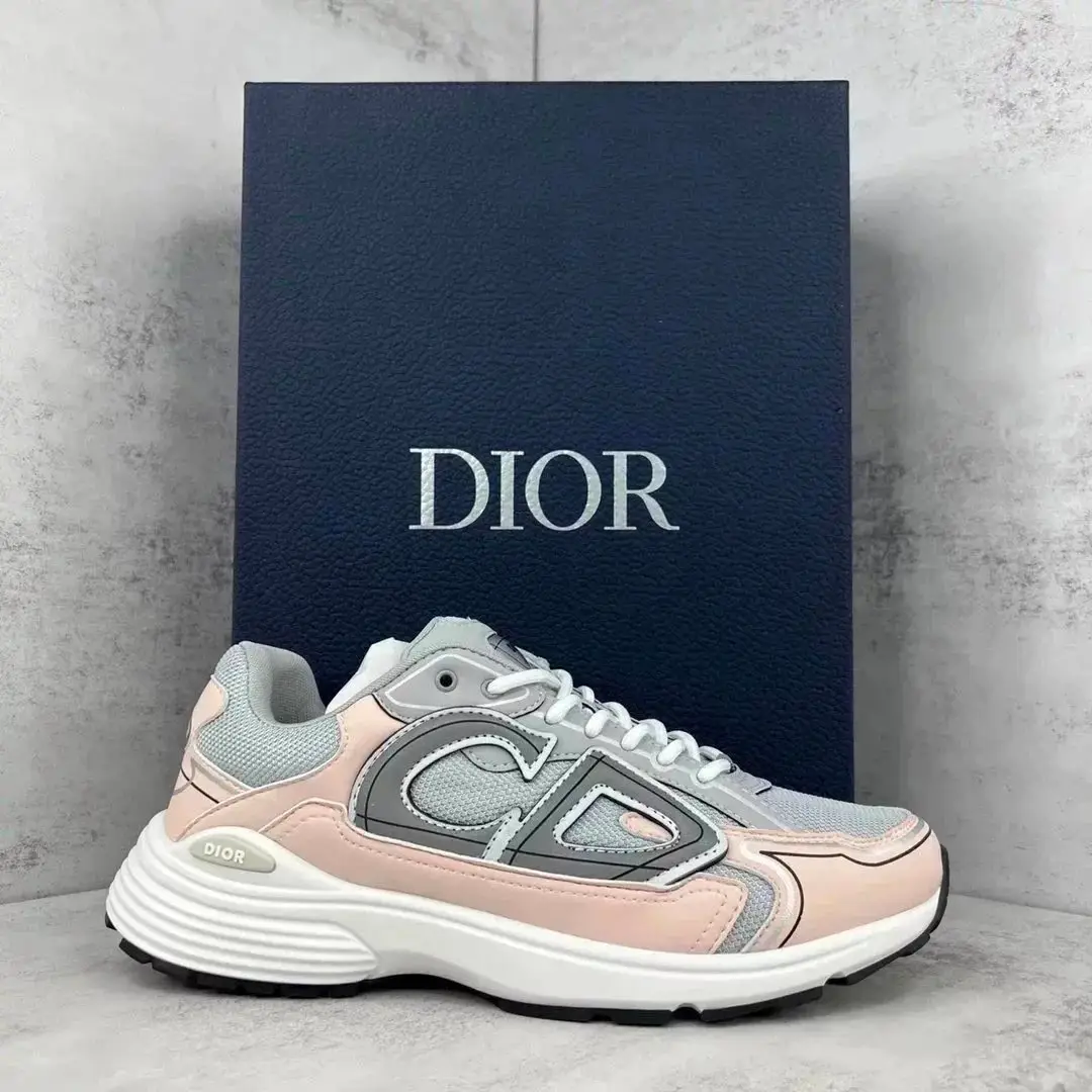 Dior Sneakers photo 3