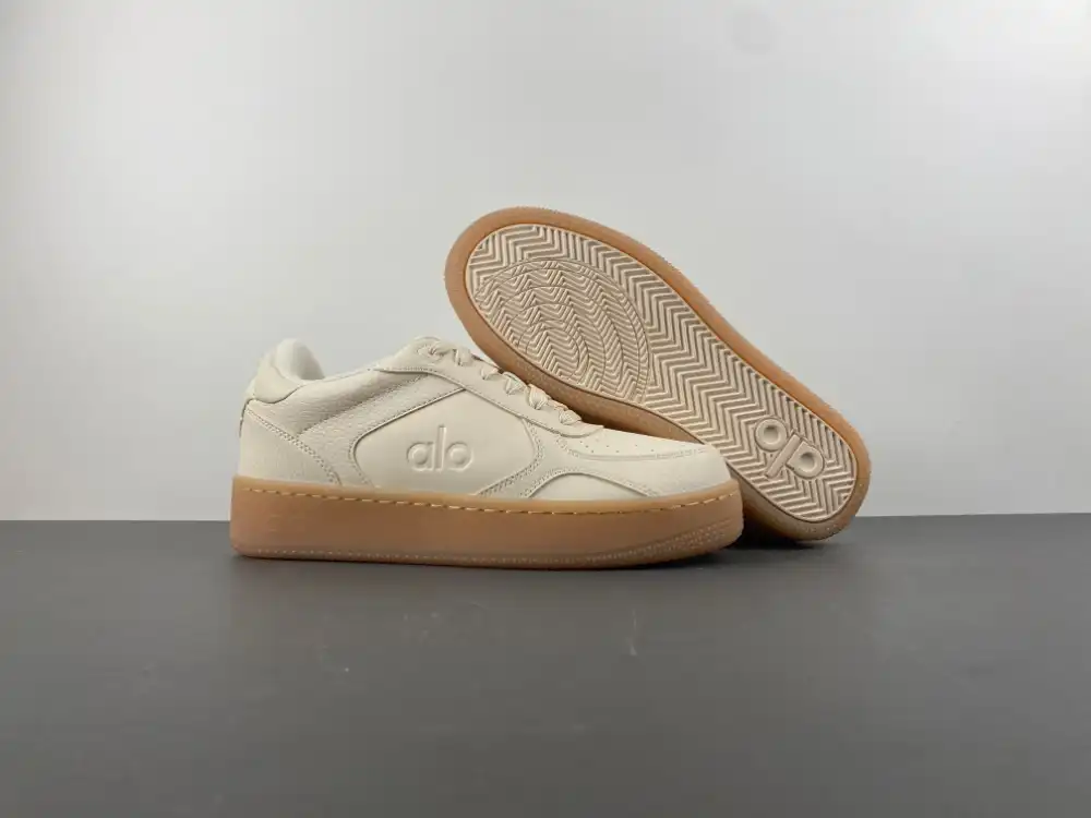 ALO Low-Top Sneakers - Comfortable photo 1