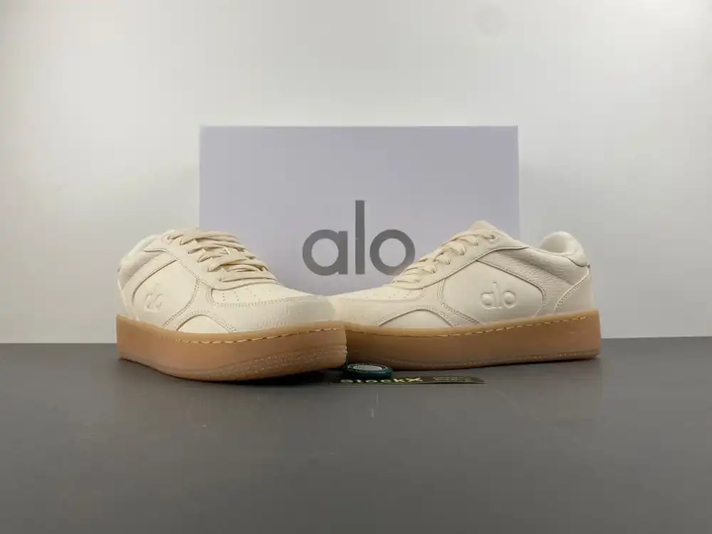 ALO Low-Top Sneakers - Comfortable photo 3