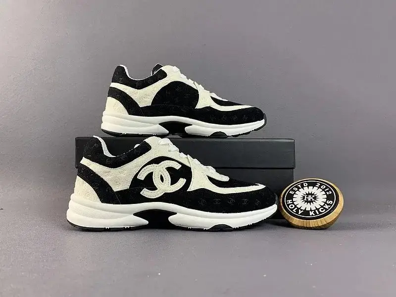 CHANEL Sneakers photo 1