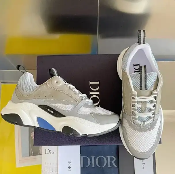 Dior Sneakers photo 3